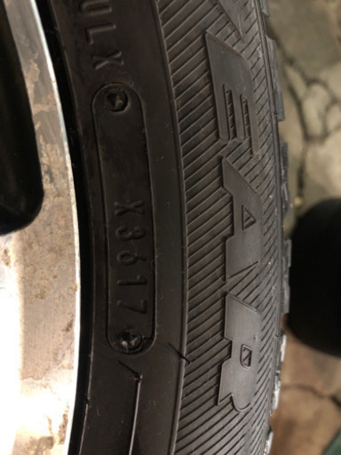 スタッドレス　15インチ　185/65r15 ばり目　17年製