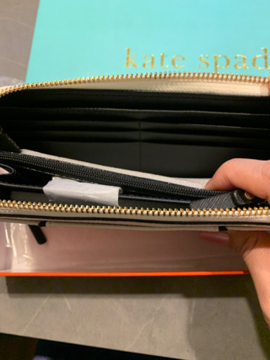 「新品箱付き」　Kate spade  長財布　可愛い花柄 5800円