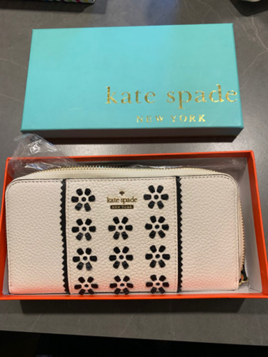 「新品箱付き」　Kate spade  長財布　可愛い花柄 5800円