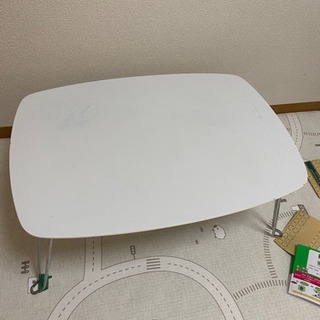 折りたたみテーブル　白　