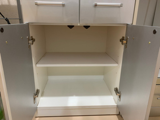＜受け渡し決定＞食器棚　きれいです
