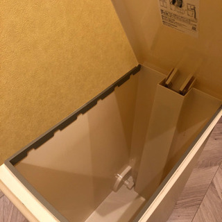 ゴミ箱の画像