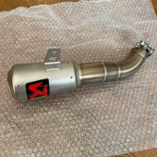 AKRAPOVIC アクラポビッチ スリップオンマフラー