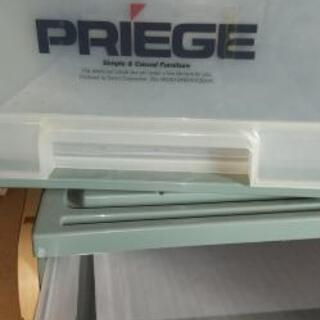 三段衣装ケースの画像