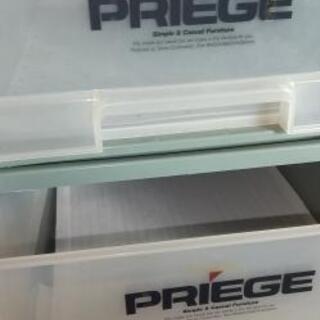 三段衣装ケースの画像