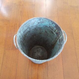 アンティーク風フラワーベースの画像