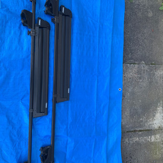 THULE ルーフバー&スキー,スノボーキャリア(ルーフレール用)の画像