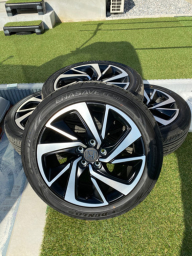 ヴェゼル純正タイヤ&ホイールセット　新車外し