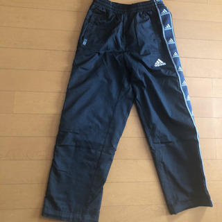 アディダス　ジュニアパンツ　130センチ