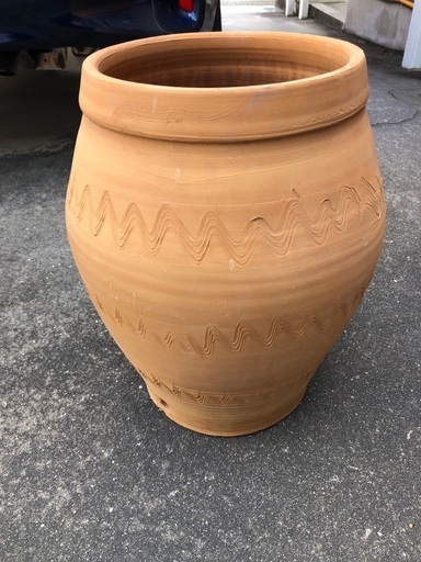 傘立ての壺(他にも用途はあると思います)