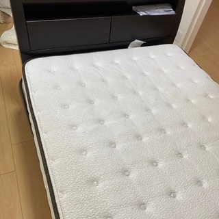 セミダブルベッドの画像