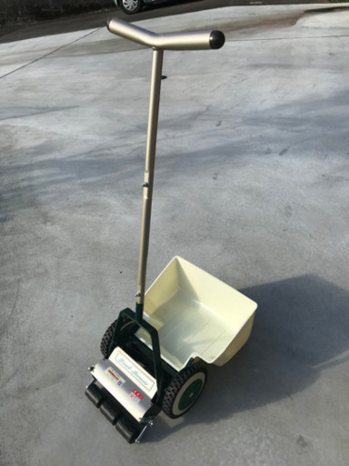 手動芝刈り機