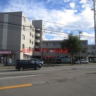 🎃☆テナント特集☆事務所利用OK！バス停徒歩１分　１７９㎡のワン...