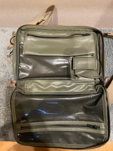 吉田カバン　ラゲッジレーベル　LUGGAGE LABEL ショルダー　赤バッチ