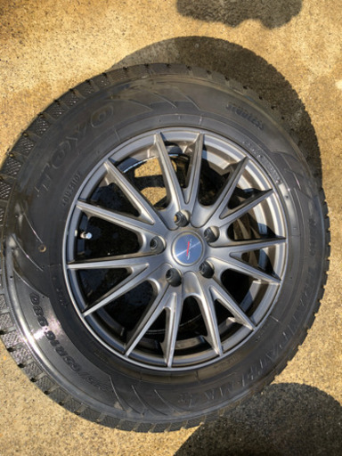 エルグランド　TOYOトランパスMP4α スタッドレス　215/65/16