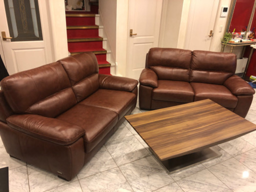 ソファーとテーブルのセット