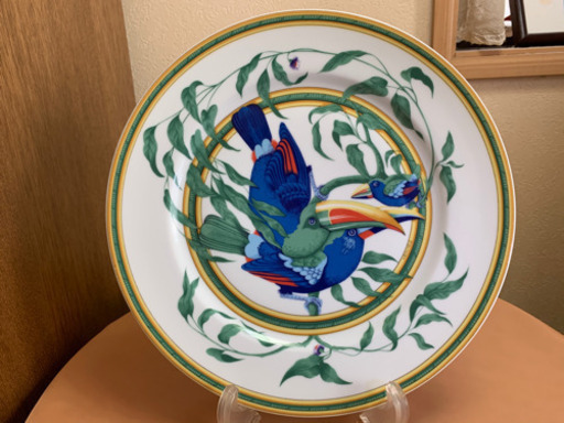 エルメストゥカンシリーズのプレート