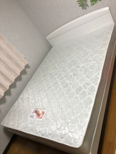 新品ダブルベッドマットレスのみ