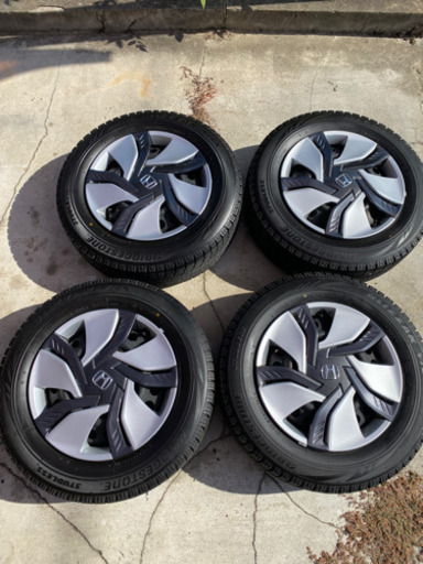 スタッドレスタイヤ 185/65R15 8部山　BS