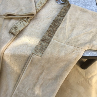 中古　西川　かいまき　毛布　ベージュ