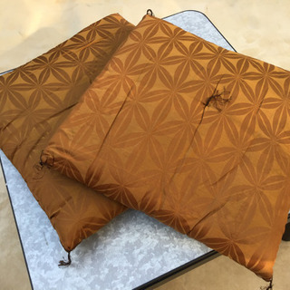 中古　座布団2点セット　56×56 茶色黄土色の画像