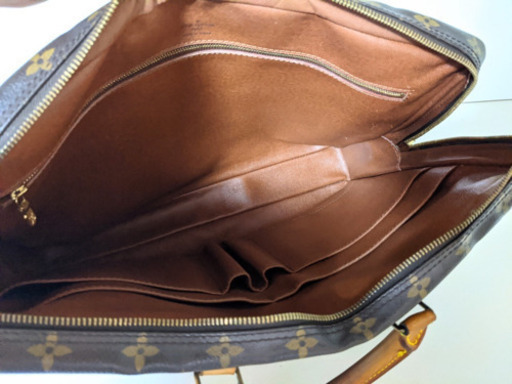 LOUIS VUITTON ポルト　ドキュマン•ヴォワヤージュ　男女兼用ビジネスバッグ
