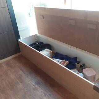 ☆括り付けソファー?ベンチ! テーブル付き! 3セット!☆全部まとめて3万円! 店舗用! レストラン バー カフェ 食堂 飲食店☆おまけベンチ4m x 3個!☆取りに来られる方のみ!古民家カフェ!の画像