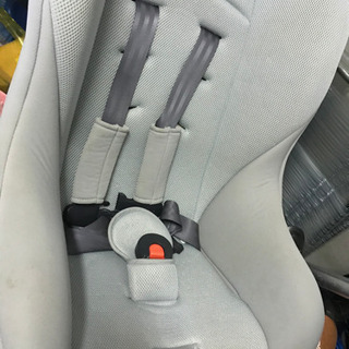 タカタ　新生児から使えるチャイルドシート　