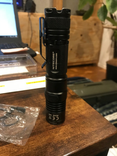 NITECORE製 懐中電灯MH10 (充電式)