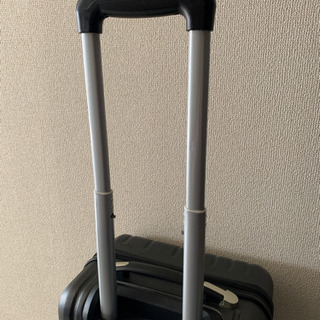 スーツケース(使用には問題ないが、やや難あり)の画像