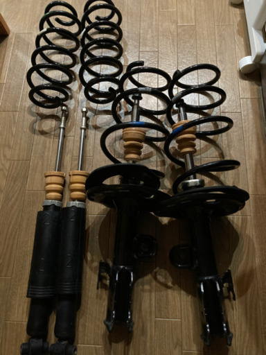 【受渡完了・取りに来てくださる方に】TOYOTAプリウスα純正スプリングサスペンション