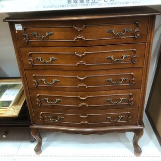 猫足アンティークチェストあります！