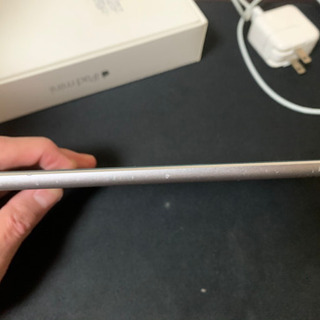 iPad mini4 32g auWiFi cellularモデル　スペースグレイの画像