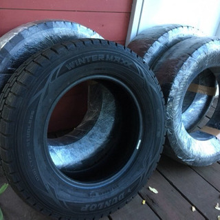 無料DUNLOP スタッドレスタイヤ　215/65R15