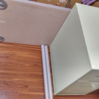 IKEAテーブル「LINNMON  ALEX 」お譲りしますの画像