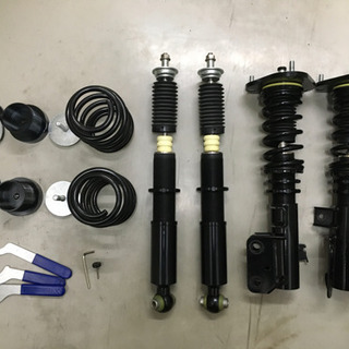 ZVW30プリウス用フルタップ車高調 減衰力32段調整式