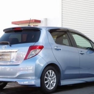 ボディカラーライトブルーのヴィッツ入庫😲✨