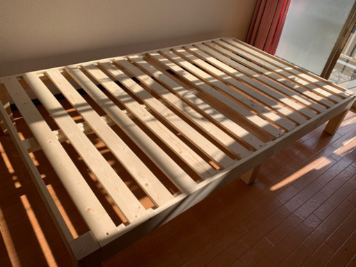 セミダブルベッドフレーム、マットレス付き