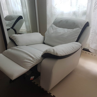 電動リクライニングソファーの画像