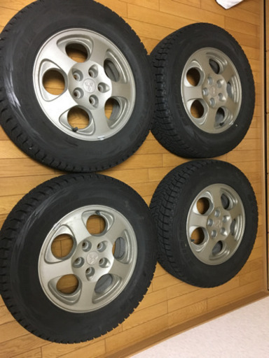 ブリヂストン　スタッドレス　タイヤ　215／70r16