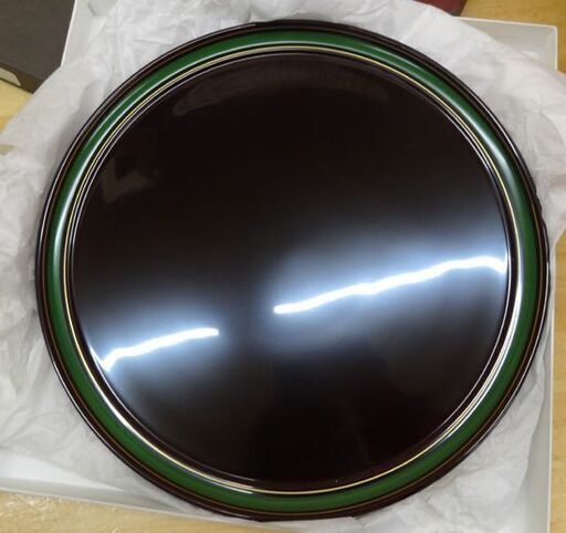 未使用品★山田平安堂 丸盆 青帯 漆器 約30cm 箱付き 黒×緑　宮内庁御用達 和食器 菓子 茶器  ☆ PayPay(ペイペイ)決済可能 ☆ 札幌市 豊平区 平岸 アウトレットモノハウス