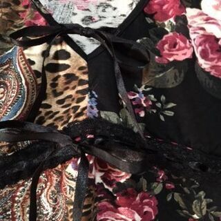 ストレッチ素材のトップスとスカ－トのセット値下げしましたの画像