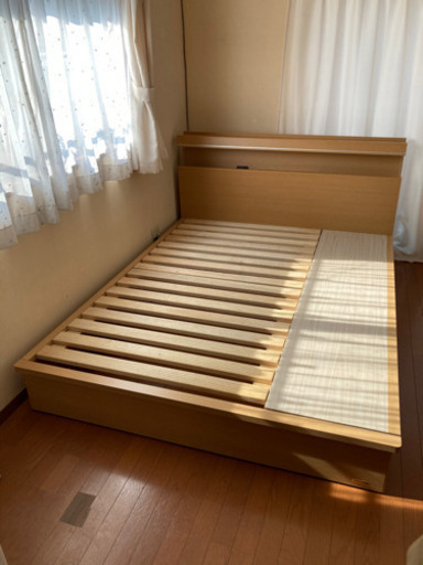 フランスベッド製　ワイドダブルベッドフレームのみ