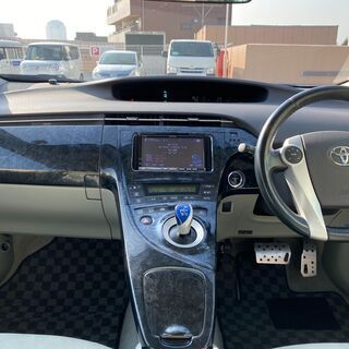 【自社ローン】ブラックＯＫ☆保証人不要☆全国対応☆プリウスＳツーリングセレクションの画像