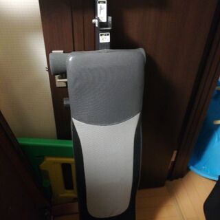 商談中腹筋ベンチ