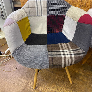 1118-6  オシャレチェア　パッチワーク風　インテリアの画像