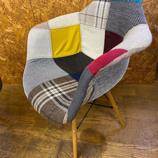 1118-6  オシャレチェア　パッチワーク風　インテリアの画像