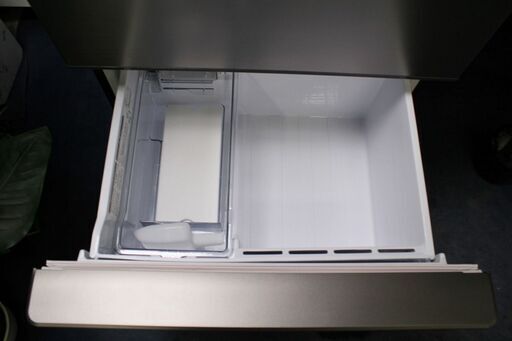R2334) AQUA 中古 アクア　3ドア冷凍冷蔵庫　272L　AQR-SV27G（S)　自動製氷　旬鮮チルド　チタニウムシルバー 