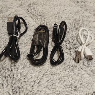 まとめ売り③ USB-microUSB充電ケーブル４本（黒、白）