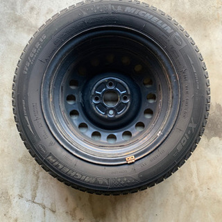 値下げしました　スタッドレスタイヤセット　MICHELIN 17...